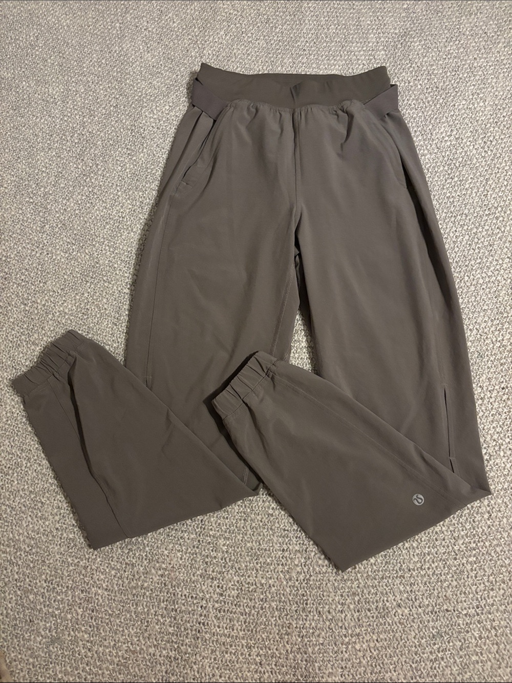 Lululemon Adapted State High-Rise Jogger Airflow Taupe/Grey Size 0 LW5FAQS